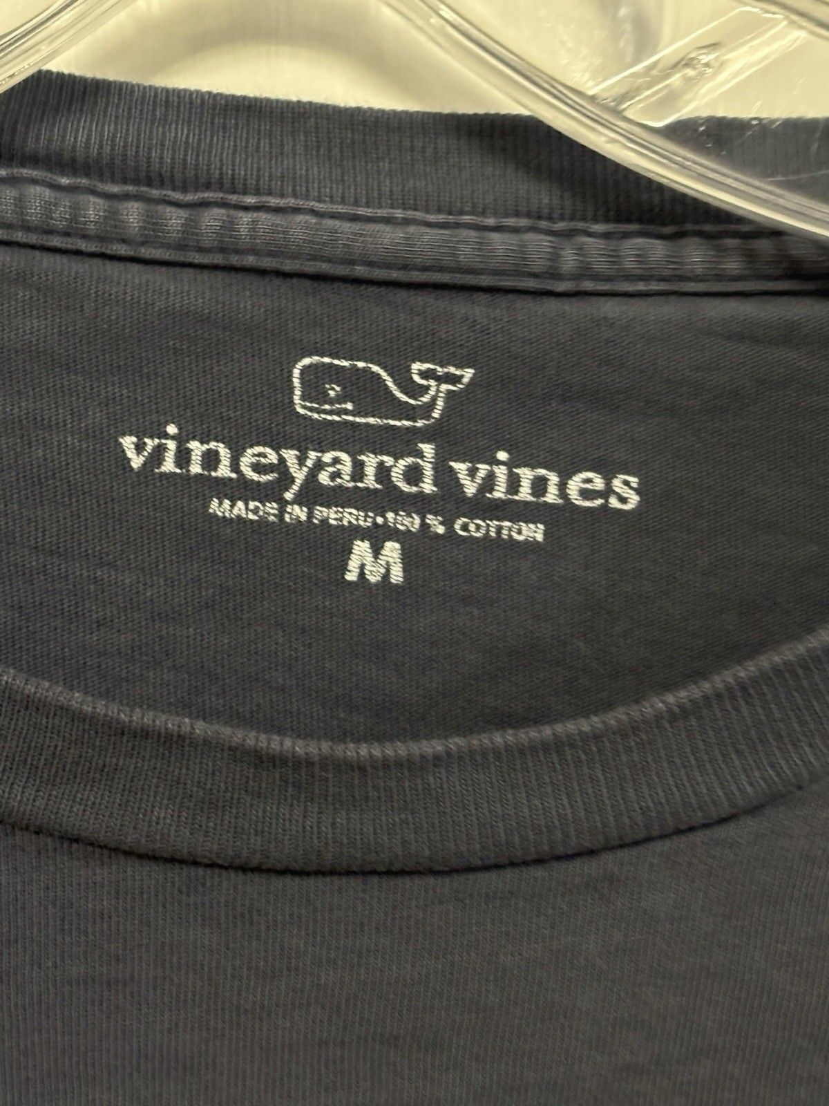 Men’s Vineyard Vines Navy Blue Pink Whale T-Shirt Size M Casual Weekend Basic — image 3 of 4